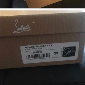 Size 9(39) red bottoms